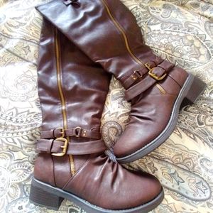 Ladies boots